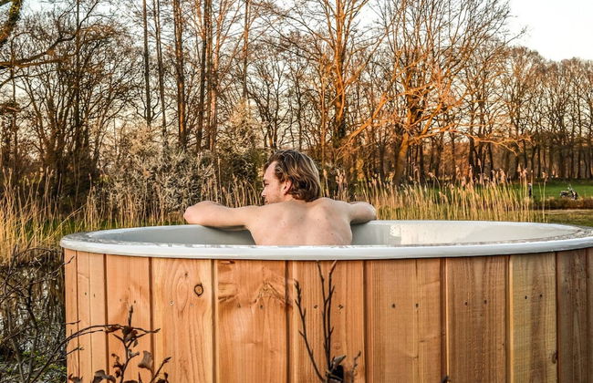 Fine Chalet near Water with Woodfired Hot Tub - Foto 8