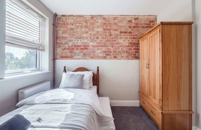 Host Stay Sherrington Road Abode - Photo 10