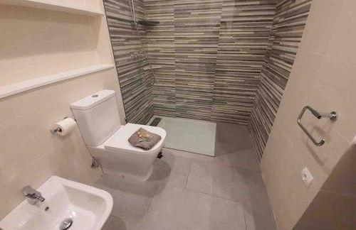 Espectacular Planta Baja con terraza y parking a 5 min de la playa - Foto 17