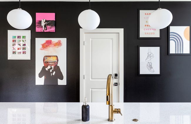 Insta-worthy Two House Corner Compound - Foto 9