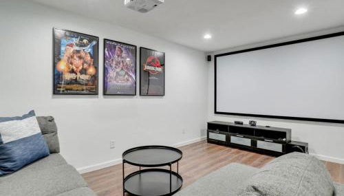 Modern Rustic Oasis Games Cinema UTD Plano Frisco - Foto 5