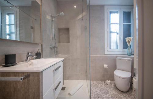 You Stylish Uptown Barcelona Apartments - Photo 22