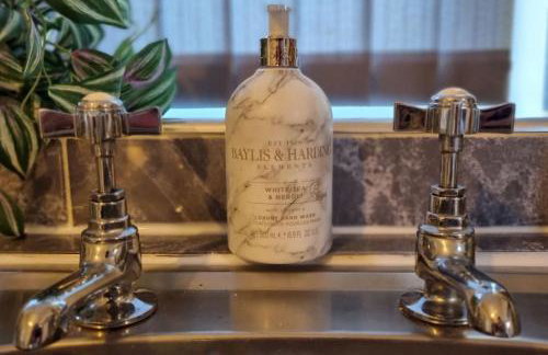 The Lodge Manchester Airport Free parking Wi-Fi - Foto 12