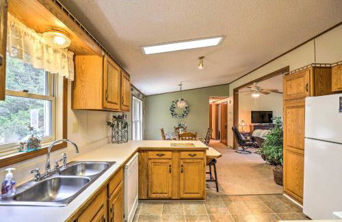 Finger Lakes Retreat with Sunroom, Fire Pit and BBQ! - Foto 12