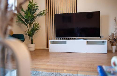 Cosy townhouse, new build, 5 bedrooms, Sleeps 8, Free Parking - Foto 29