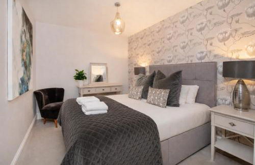 8 Blue Bridge- Elegant and Luxurious 1 Bedroom Apt- Free Parking - Photo 1