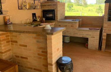 Casa de Campo Paraibuna com Lareira e Fogo de chão - Foto 45