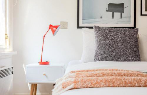 Comfortable modern 1 bedroom Apartment - Photo 8