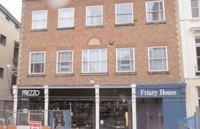 Friary House Serviced Apartments by Roomsbooked - 24Hr Reception - Photo 1