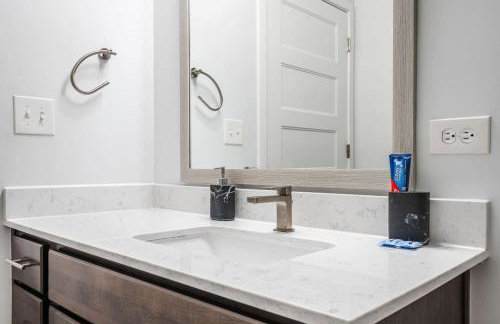 Affordable 2-Bedroom Fishers Pool View - Foto 50