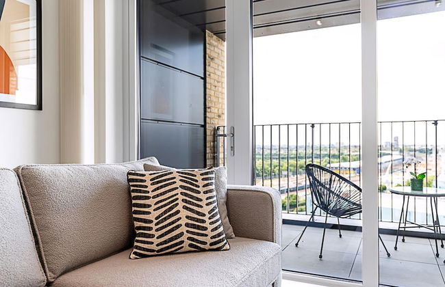 Sky-High Studio with Stunning Views - Foto 8