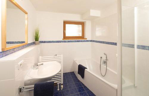 "Haus Bellevue" - Annehmlichkeiten von 4-Sterne Familien-und Wellnesshotel Viktoria nebenan können mitgenutzt werden - Photo 16