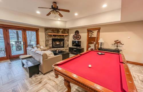 Lakefront home with fire pit and dock Near Wisp Resort - Foto 26