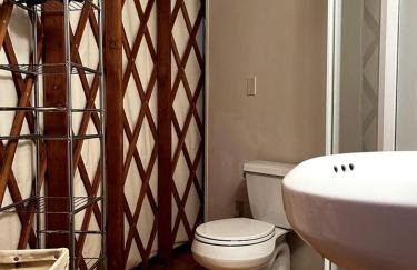 Incredible Equipped Yurt Amazing for a Glamping Experience in East Meredith, New York - Foto 15