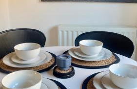 Tropical Sun Homes - Beautiful spacious 3 bed home in a serene environment with free parking for 2 cars - Foto 1