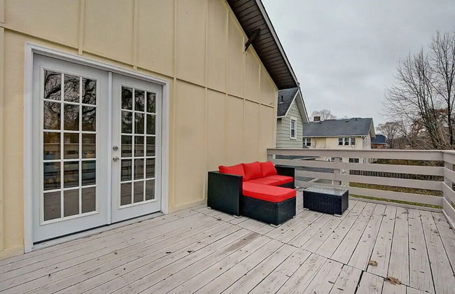 Spacious 6BR/3BA House w/ Parking! Sleeps 20! - Foto 69