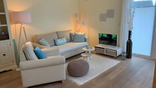 Beach Home - Photo 3