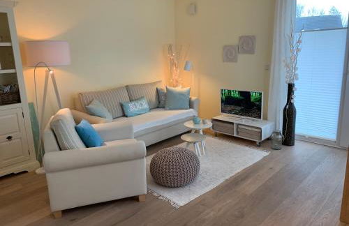 Beach Home - Photo 3