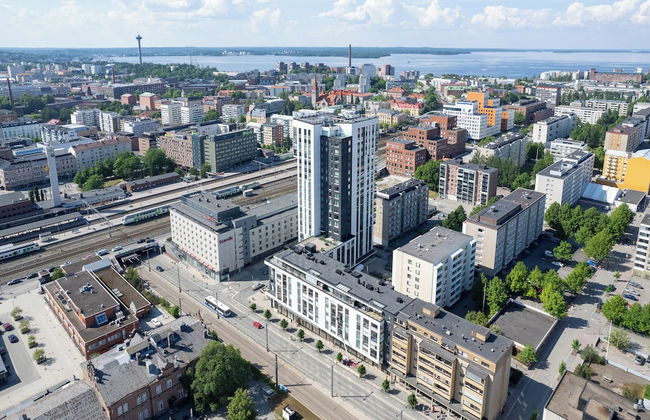 New 1BR Home with Balcony next to Railway Station - Foto 32