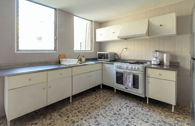 Penthouse Near Masaryk , Sleeps 16 , Pet Friendly - Foto 12