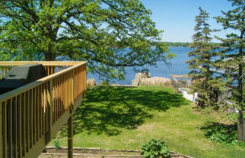 Waterfront Eagle Lake Home with Yard and Deck - Foto 26