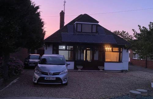 Bungalow-in-Badsey-north-of-Cotswolds - Photo 1