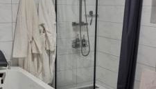 Parenthèse détente à 2 ou plus proche via Rhôna - Photo 2, Shower