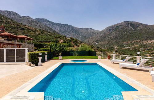 Promitheas Villa, with Pool & Heated Spa Whirlpool, By ThinkVilla - Foto 5
