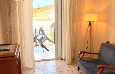 Port Breeze Apartments - Photo 2