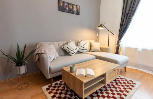 StadtNatur Apartment am Küchwald - 2 SZ mit Balkon, WASCHMASCHINE, Streaming-TV, Badewanne, Arbeitsplatz - Foto 1