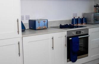 Short Stays, Free Parking, Contractors, Families - Large Home - Foto 8