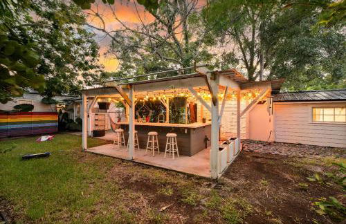 Tiny Home w MIL suite - 3 MI to DT - Foto 50