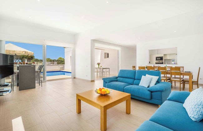 Agueda Menorca - Photo 2