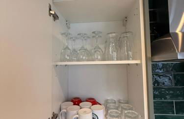 Cosy Lincoln Home Sleeps 6 with Parking - Foto 17