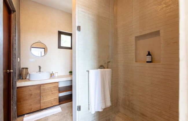 Magical Ph In Town Wprivate Rooftop Glass Tub - Photo 19