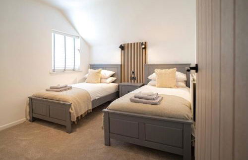 Stylish 2 Bedroom Cottage With Hot Tub And Parking - Foto 11