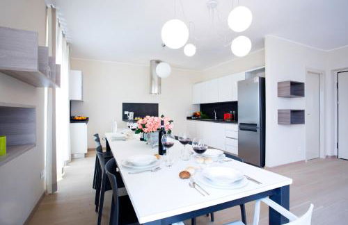 Sala Comacina Residence Apartment 5 - Sleeps up to 10 by Italian Apartments - Foto 10