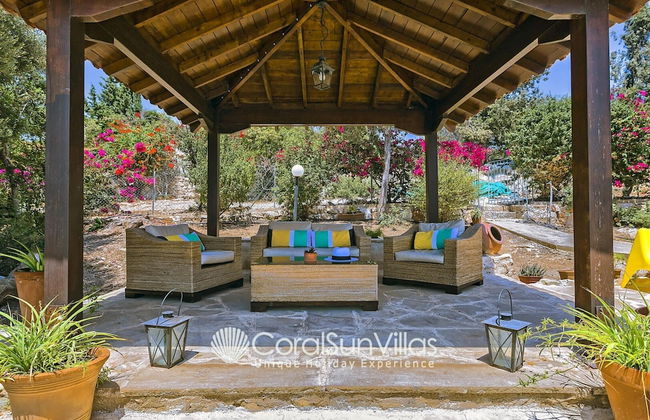 Large Pool & Garden, Billiard, Peaceful Area, Near to the Sea, Coral Bay Paphos - Foto 75