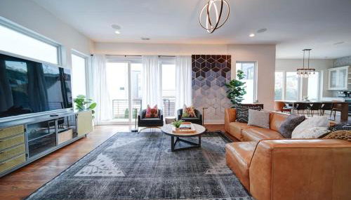 Modern Rooftop Townhome w Hot Tub & Skyline Views - Foto 2