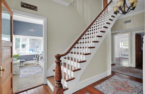 Hot tub- 80's Arcade- Pool table- Historic Downtown- 7 car parking - Foto 17