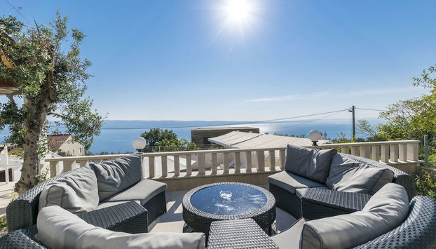 VILLA LEO - private pool - seaview - pets welcome - luxury villa on 1000 m2 - Foto 2, Imagem principal