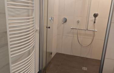 Haus 2 Etagen Garten 1 Badezimmer,1 Gäste Wc 200 Qm 5 Betten Gehoben mit Garten - Foto 60