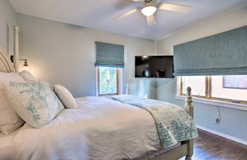 Yard and Hot Tub Historic Lake Worth Cottage! - Photo 17