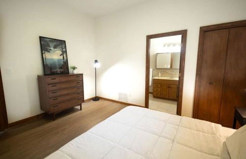 Villager Loft Pool Table & Dining Discounts - Foto 21