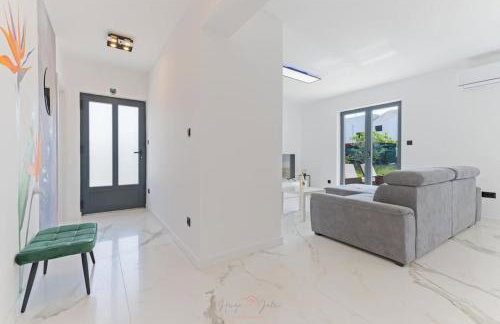 Strelitzia apartment Split with jacuzzi - Photo 26