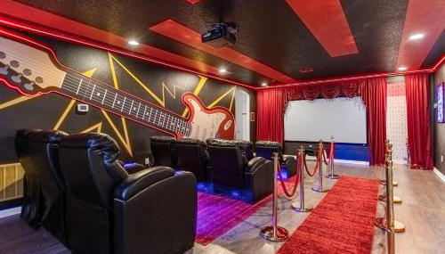 Upstay-Mansion w Spa-Pool-Cinema-Games - Sleeps 36 - Foto 3