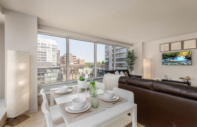 Corner Suite - Yonge & Bloor - Foto 7