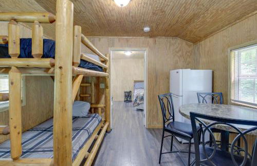 Serene Briceville Vacation Rental Cabin with Grill! - Foto 3