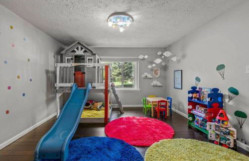 Zestlife-LuxuryEscape-ThemedRooms-Pool-GameRoom - Foto 47