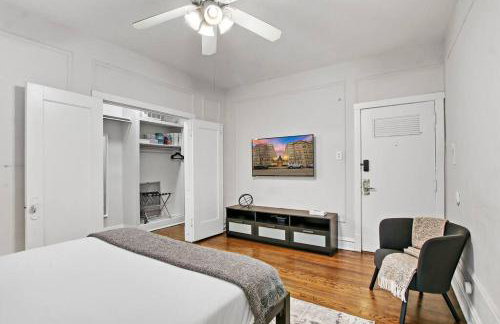 Chicago Studio Unit Cozy & Convenient - BStone 226 rep - Photo 15